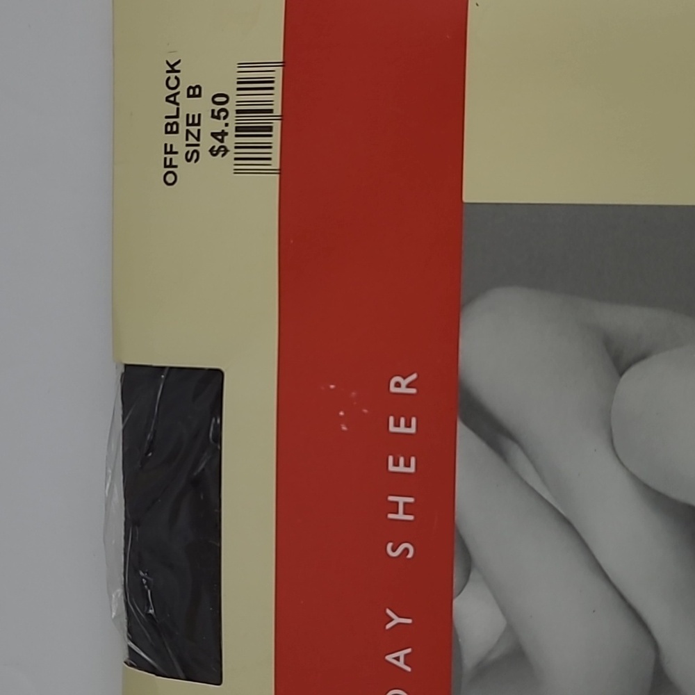 Vintage Avenue Pantyhose Day Sheer Black Size B Hosiery — image 2 of 6
